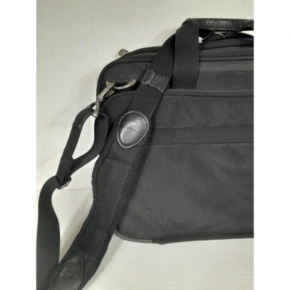 Briggs & Riley Travelware Expandable 17"x 13" Cabin Laptop Bag Black BB104X-4 - Picture 5 of 11